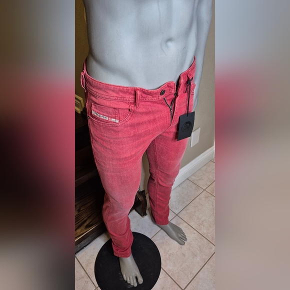 Diesel Men's Bold Red Skinny Jeans - Picture 11 of 15